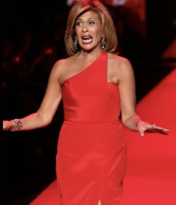 Hoda Removing Contact Lens