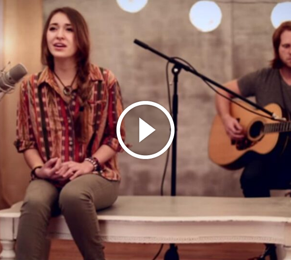 ‘In Christ Alone’ – Lauren Daigle Acoustic Performance