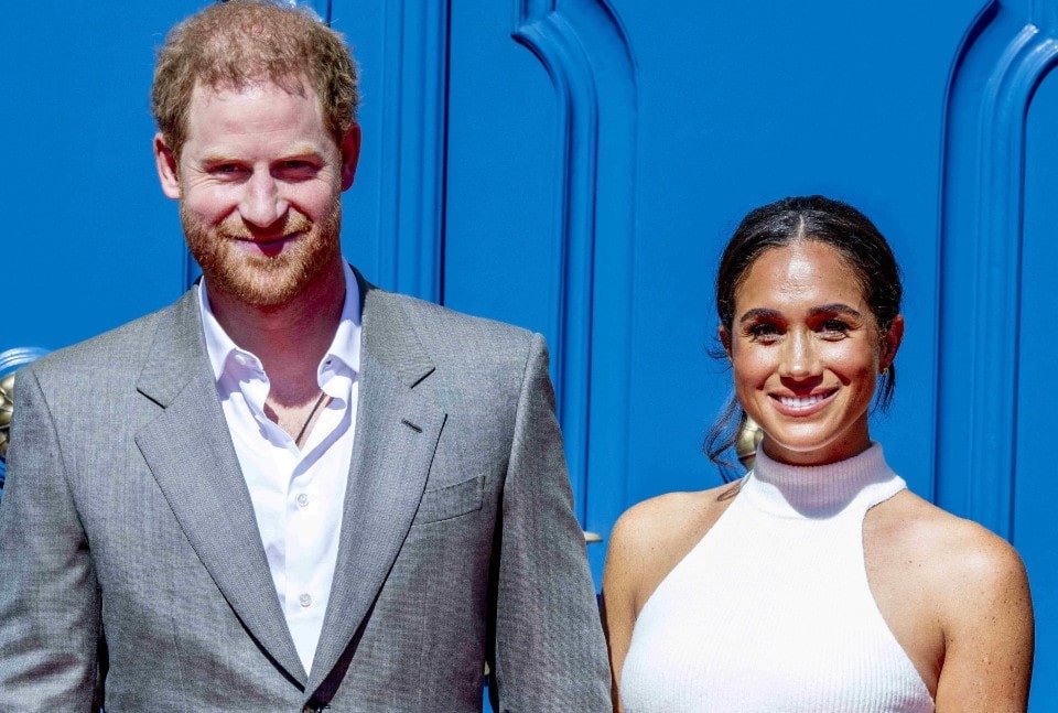 This indicates that any relationship with the Royal Family is over.