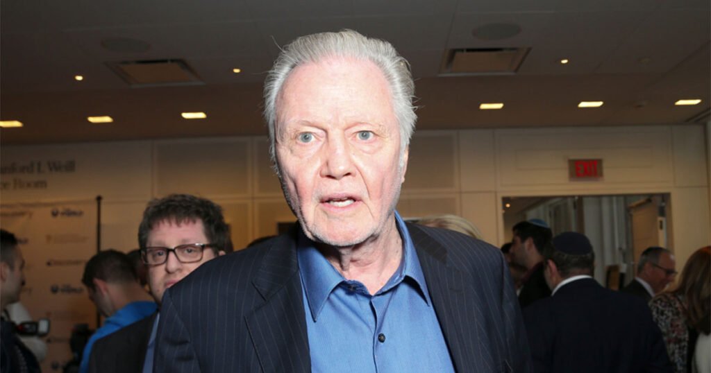 Jon Voight abandoned his daughter Angelina Jolie – inside his troubled past